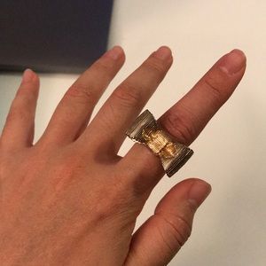 Adjustable gold ring